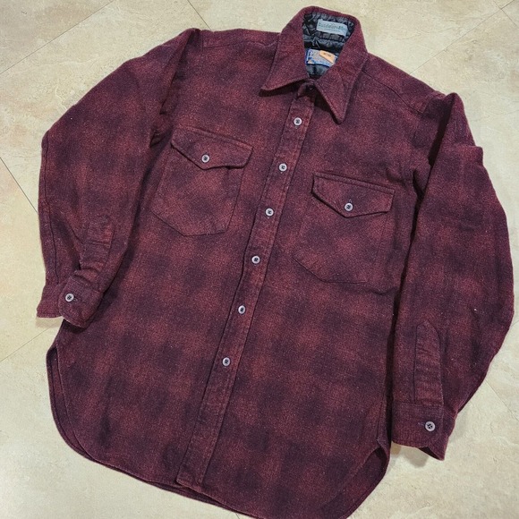 VTG Pendleton Woolen Mills Mens M Medium Wool Plaid Flannel Outdoors Man Shirt